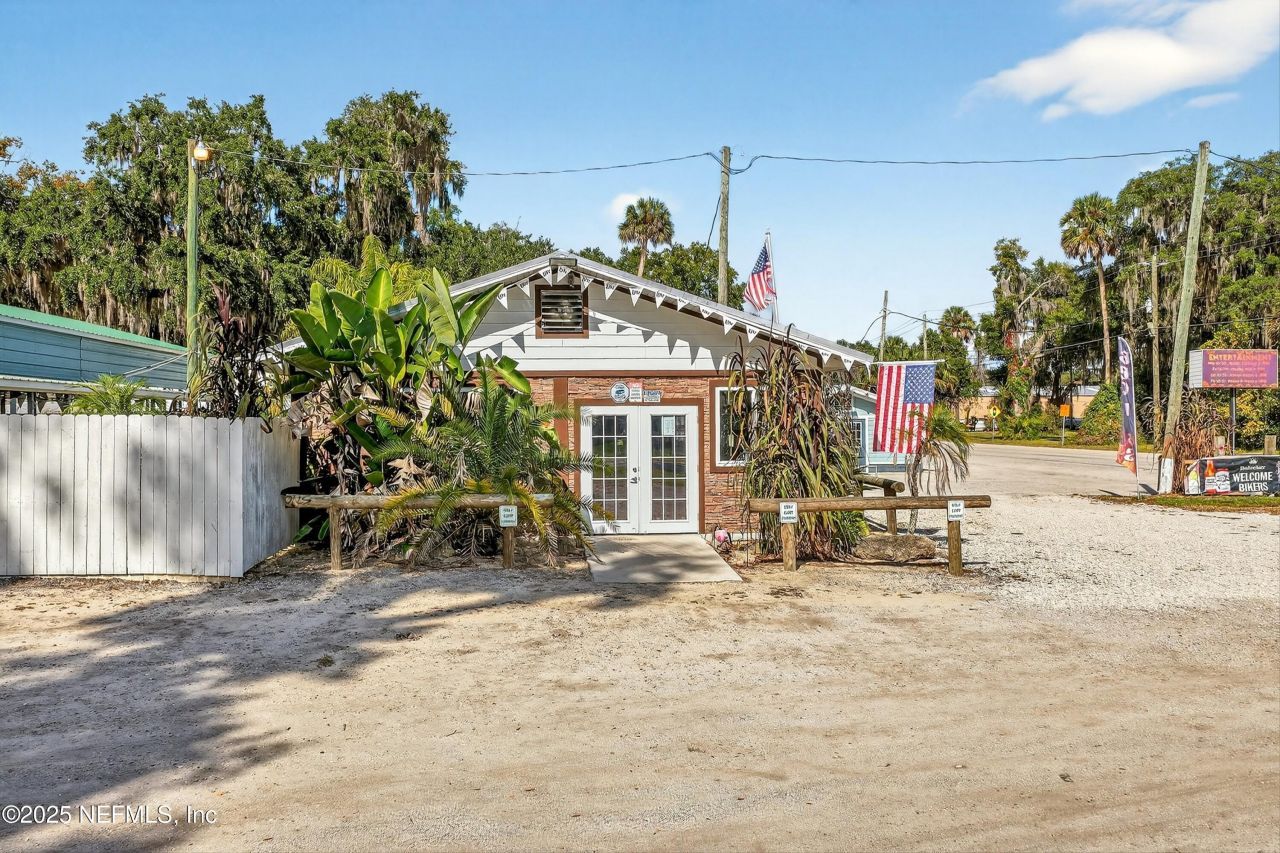 765 3rd Avenue, Welaka, FL 32189 Photo