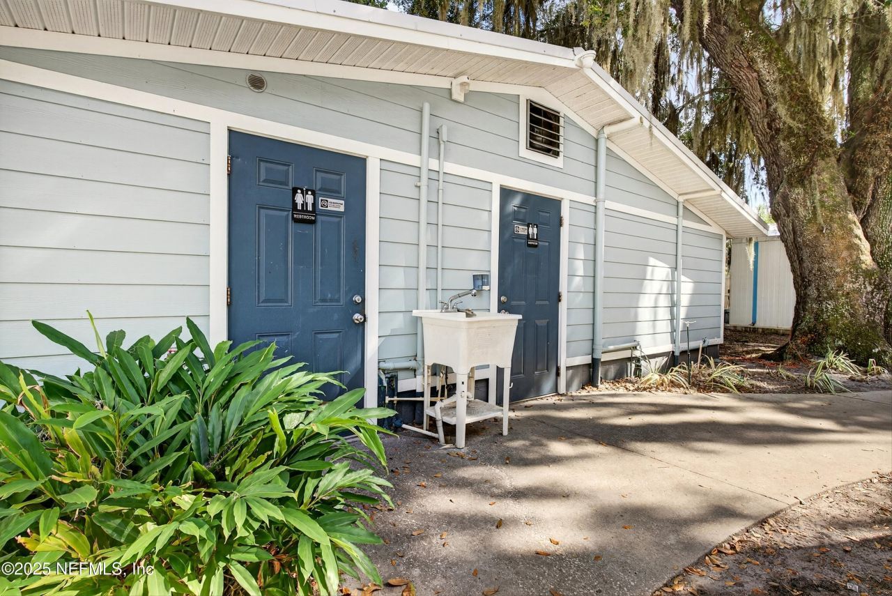 765 3rd Avenue, Welaka, FL 32189 Photo