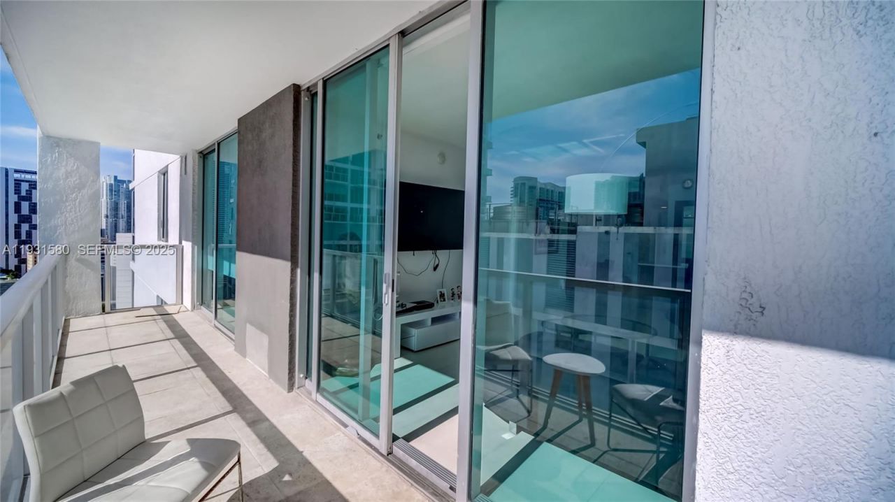 55 SE 6th St, Unit 2700, Miami, FL 33131 Photo