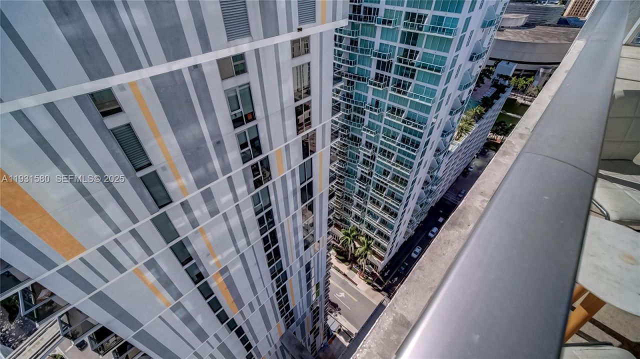 55 SE 6th St, Unit 2700, Miami, FL 33131 Photo