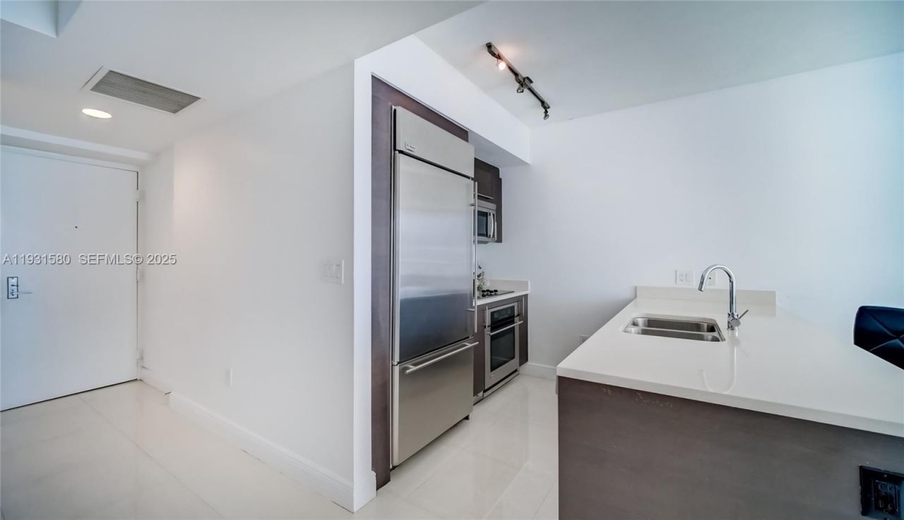 55 SE 6th St, Unit 2700, Miami, FL 33131 Photo