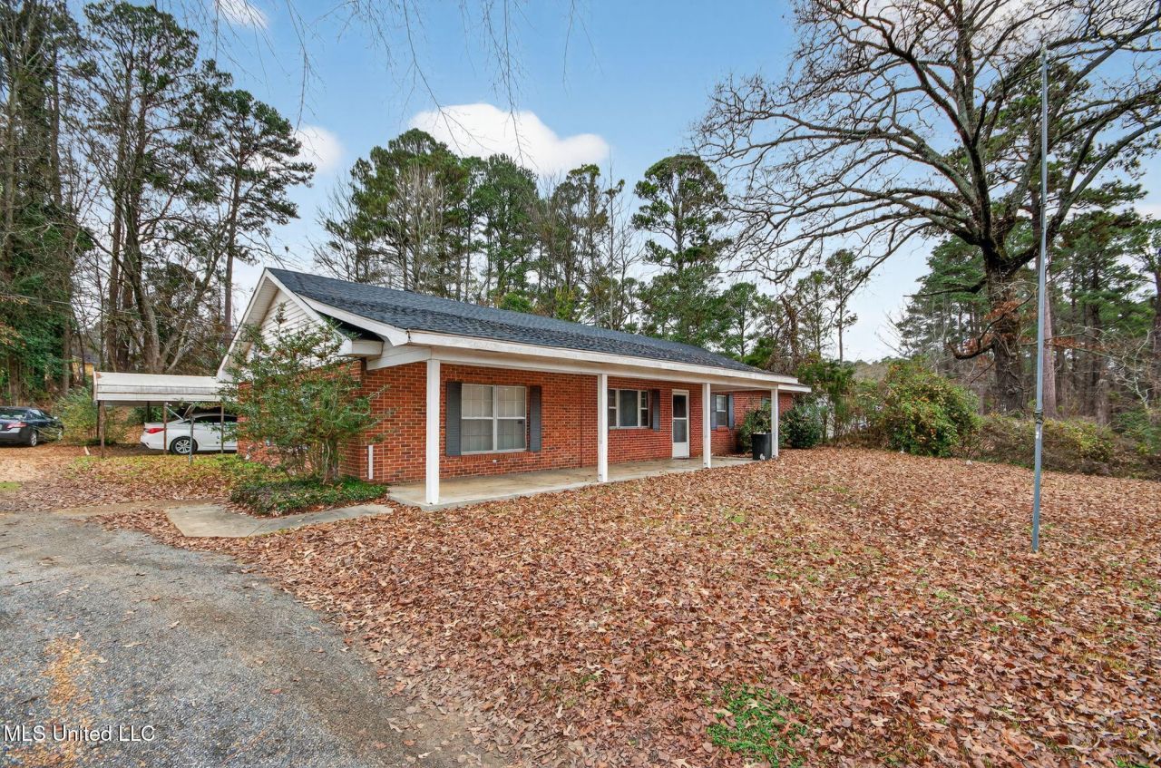 904 Pecan Avenue, Philadelphia, MS 39350 Main Photo