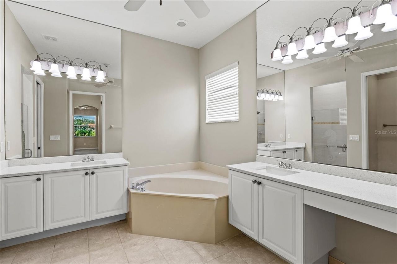 6511 43rd Court E, Sarasota, FL 34243 Photo