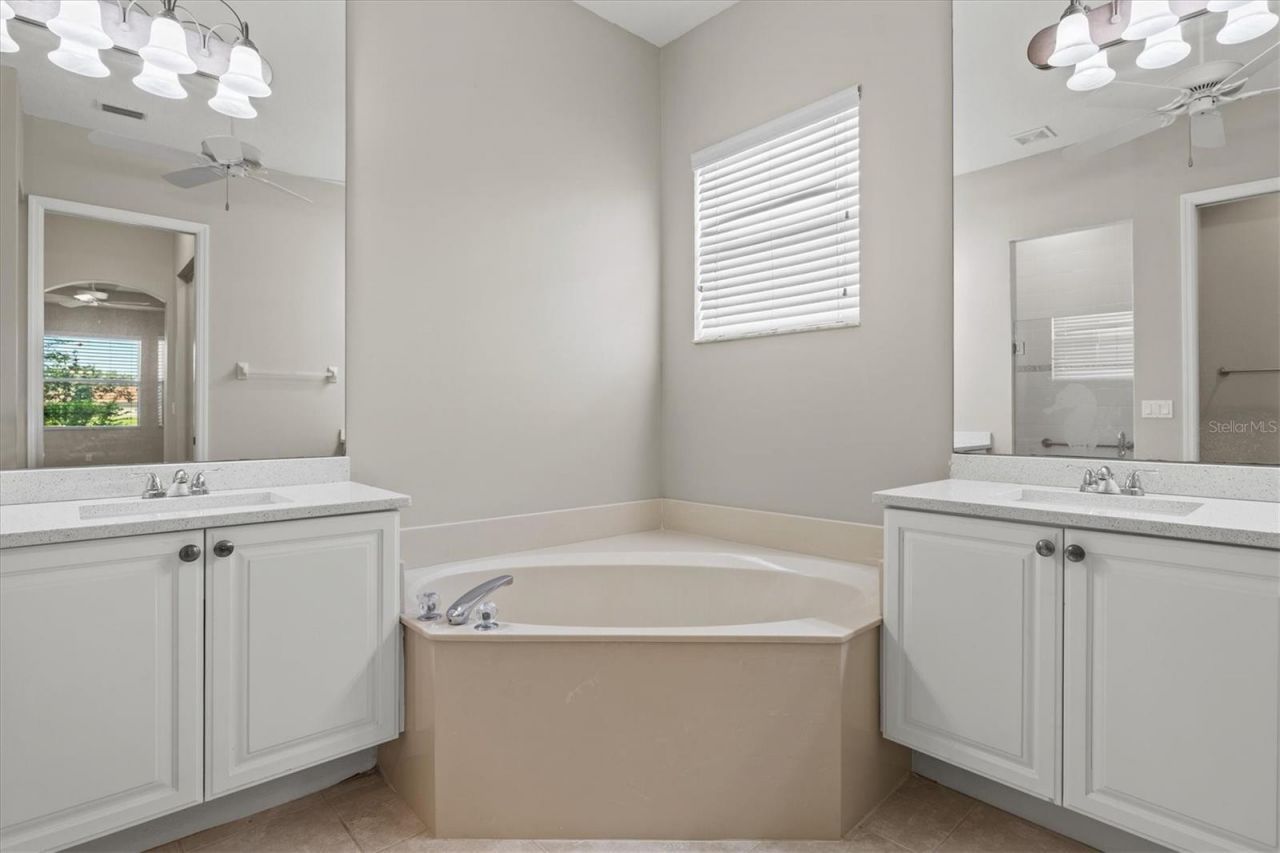 6511 43rd Court E, Sarasota, FL 34243 Photo