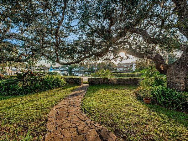 330 N SPRING BOULEVARD, TARPON SPRINGS, FL 34689