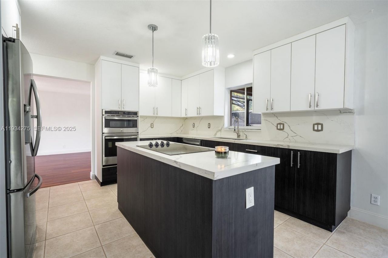 19313 NW 11th St, Pembroke Pines, FL 33029 Photo