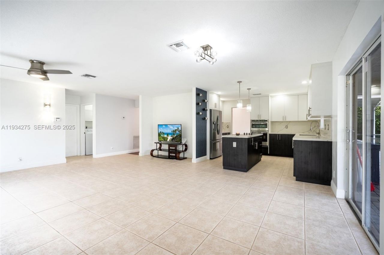 19313 NW 11th St, Pembroke Pines, FL 33029 Photo