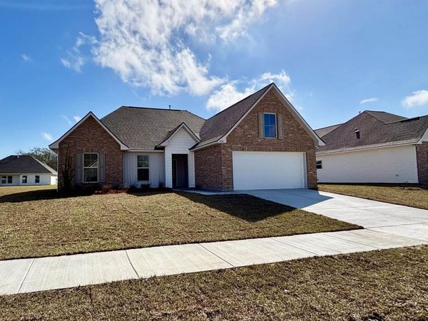 1504 Marshland Avenue, Gonzales, LA 70737
