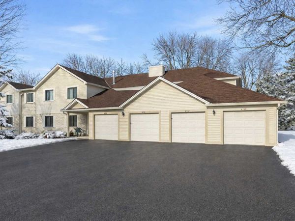 4372 Buckingham Court, Vadnais Heights, MN 55127