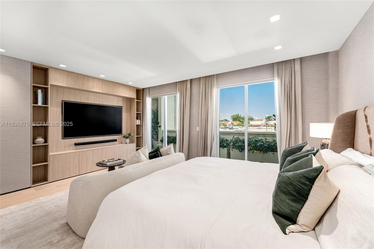 2521 Fisher Island Dr, Unit 6201, Miami Beach, FL 33109 Photo