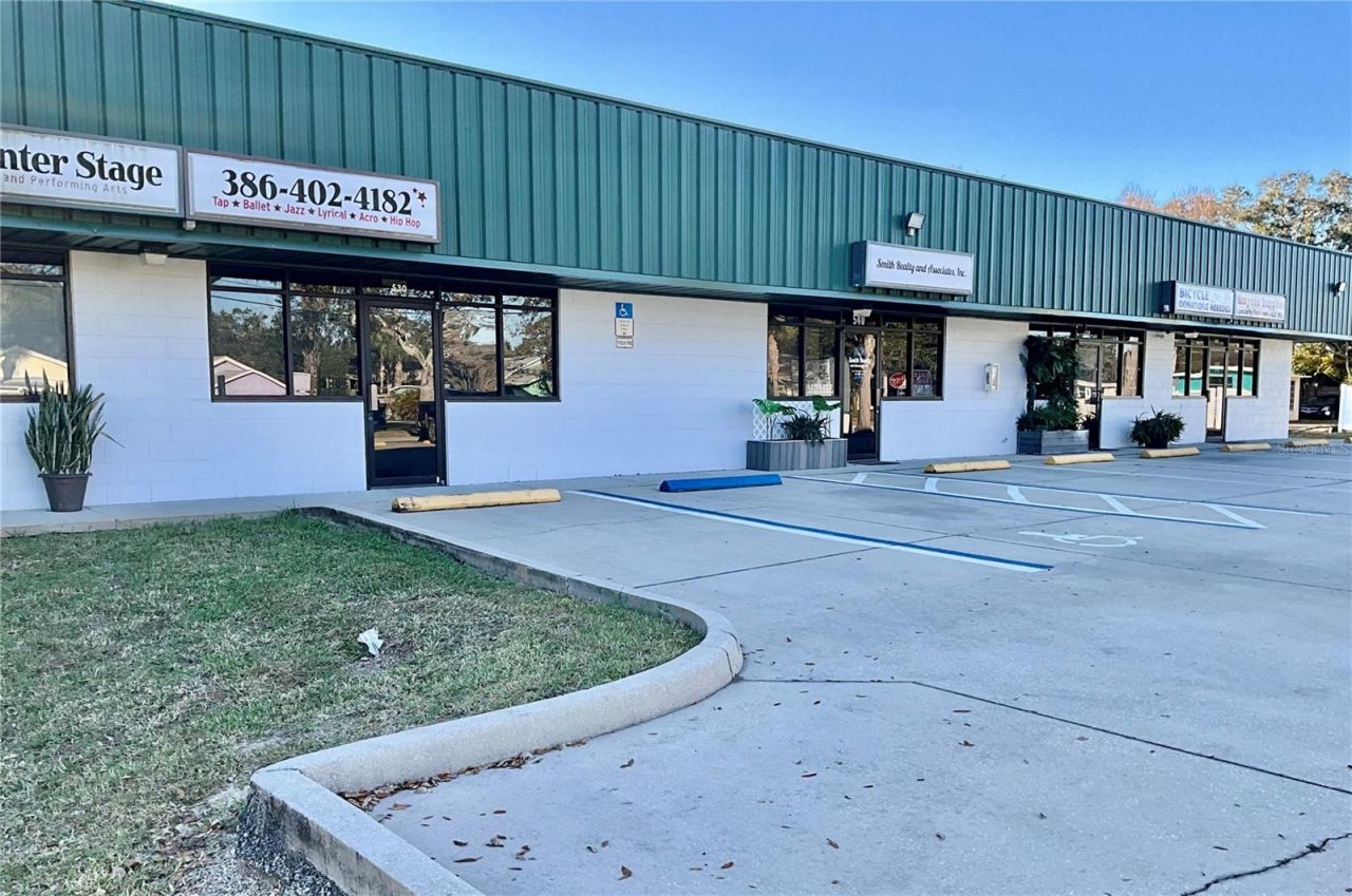 540 Wayne Avenue, New Smyrna Beach, FL 32168 Main Photo