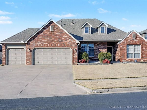 12113 E 69th Street N, Owasso, OK 74055