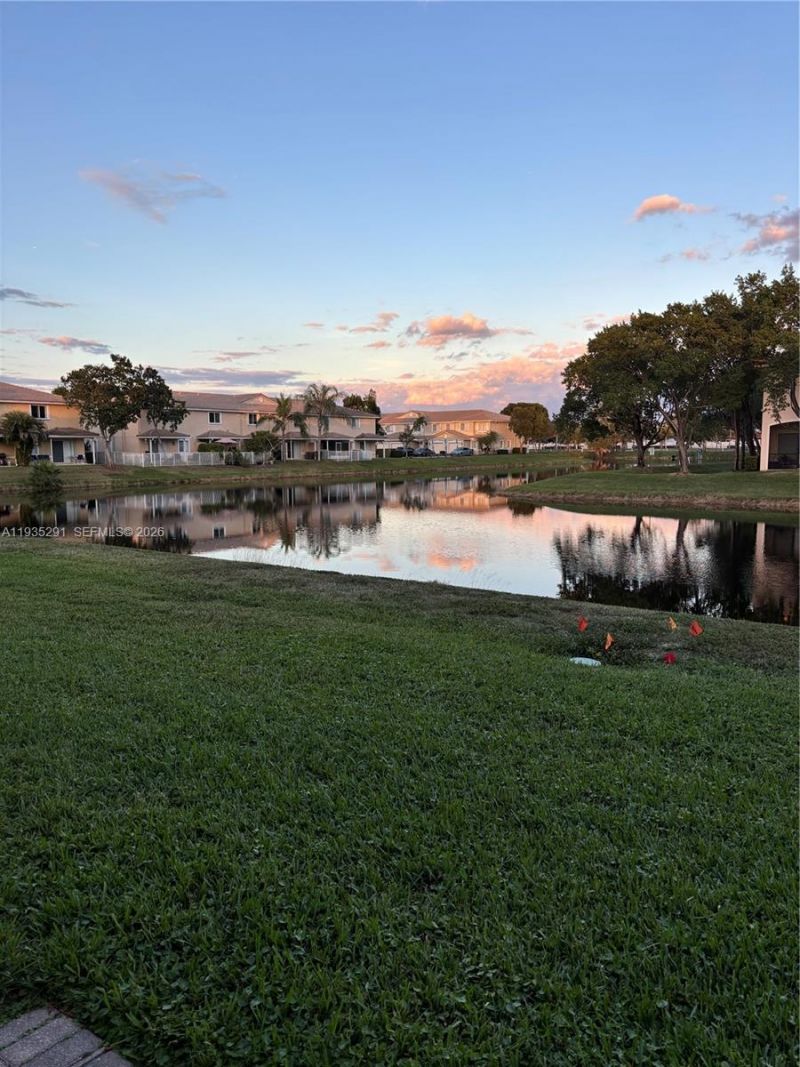 9053 Plymouth Pl, Tamarac, FL 33321 Photo