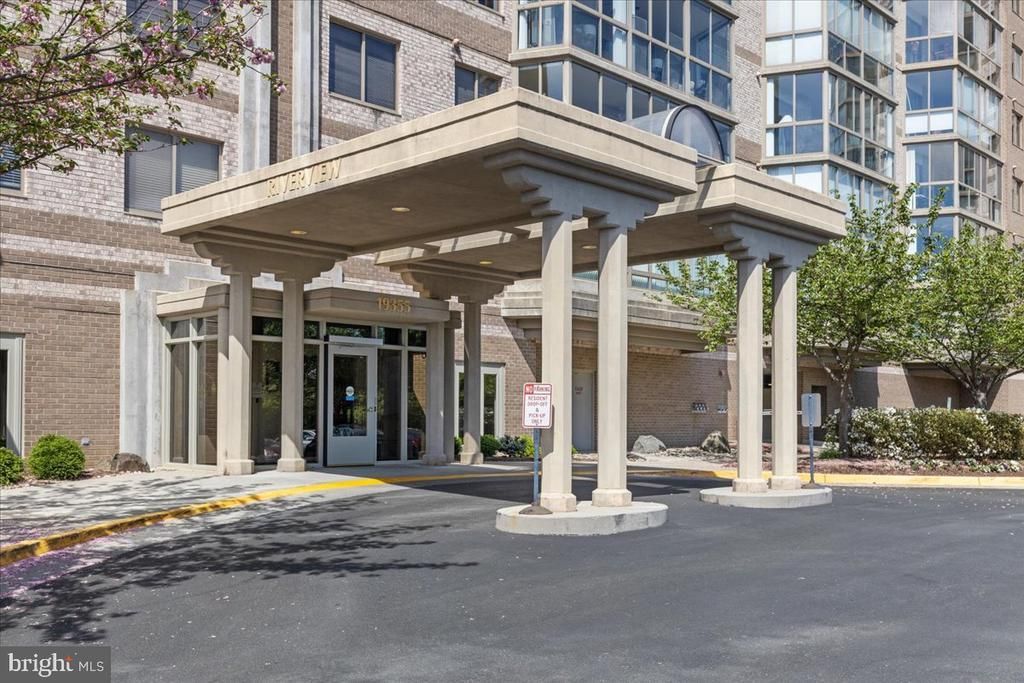 19355 Cypress Ridge Terrace, Unit 612, Leesburg, VA 20176 Main Photo