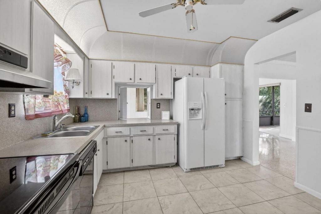 121 NW 77th Way, Pembroke Pines, FL 33024 Photo