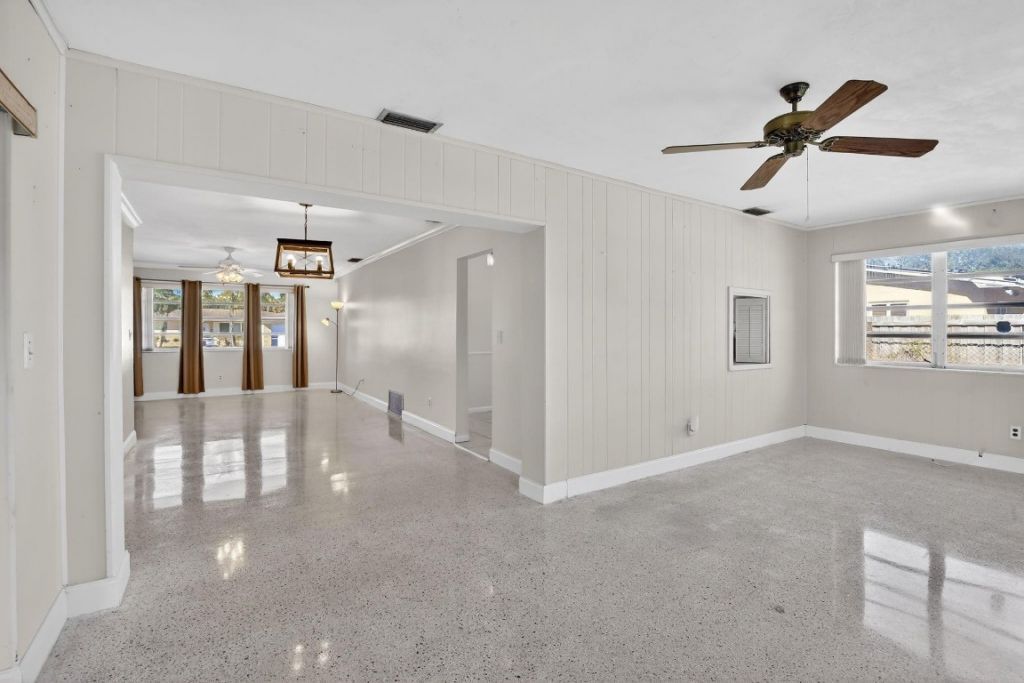 121 NW 77th Way, Pembroke Pines, FL 33024 Photo