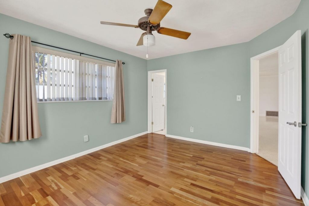 121 NW 77th Way, Pembroke Pines, FL 33024 Photo