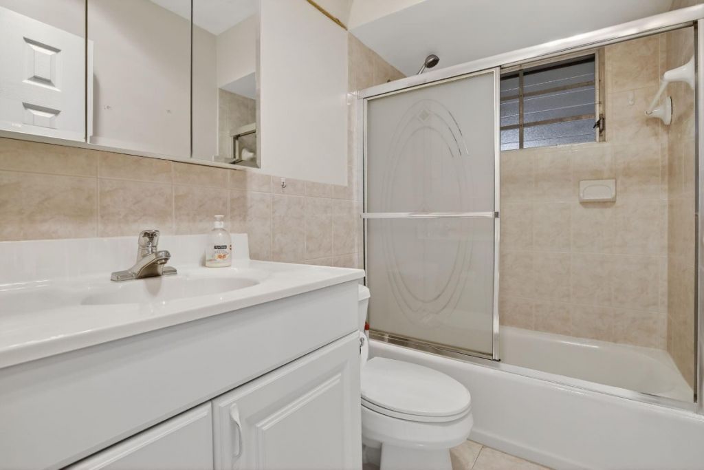 121 NW 77th Way, Pembroke Pines, FL 33024 Photo