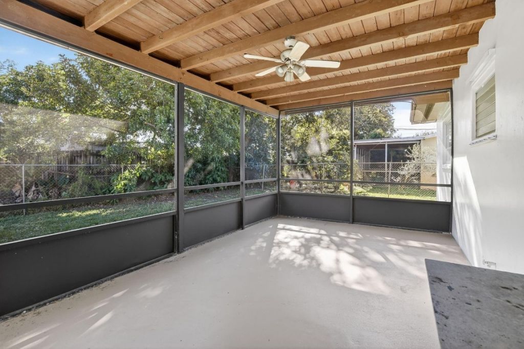 121 NW 77th Way, Pembroke Pines, FL 33024 Photo