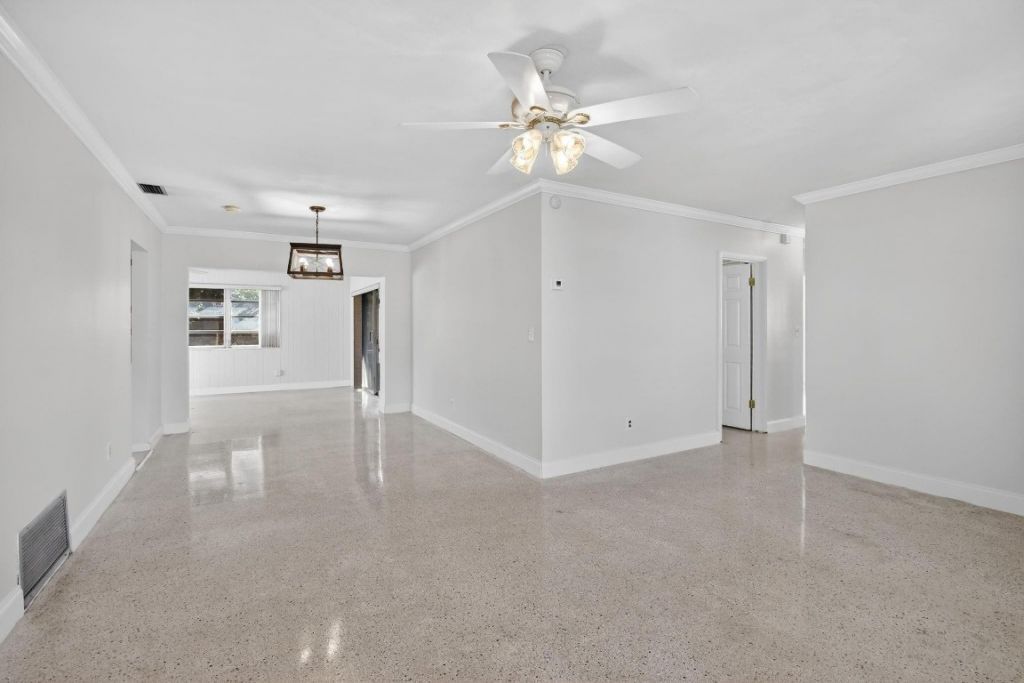 121 NW 77th Way, Pembroke Pines, FL 33024 Photo