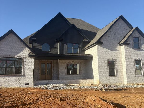 370 Young Ln, Pleasant View, TN 37146