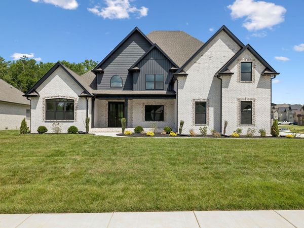 370 Young Ln, Pleasant View, TN 37146