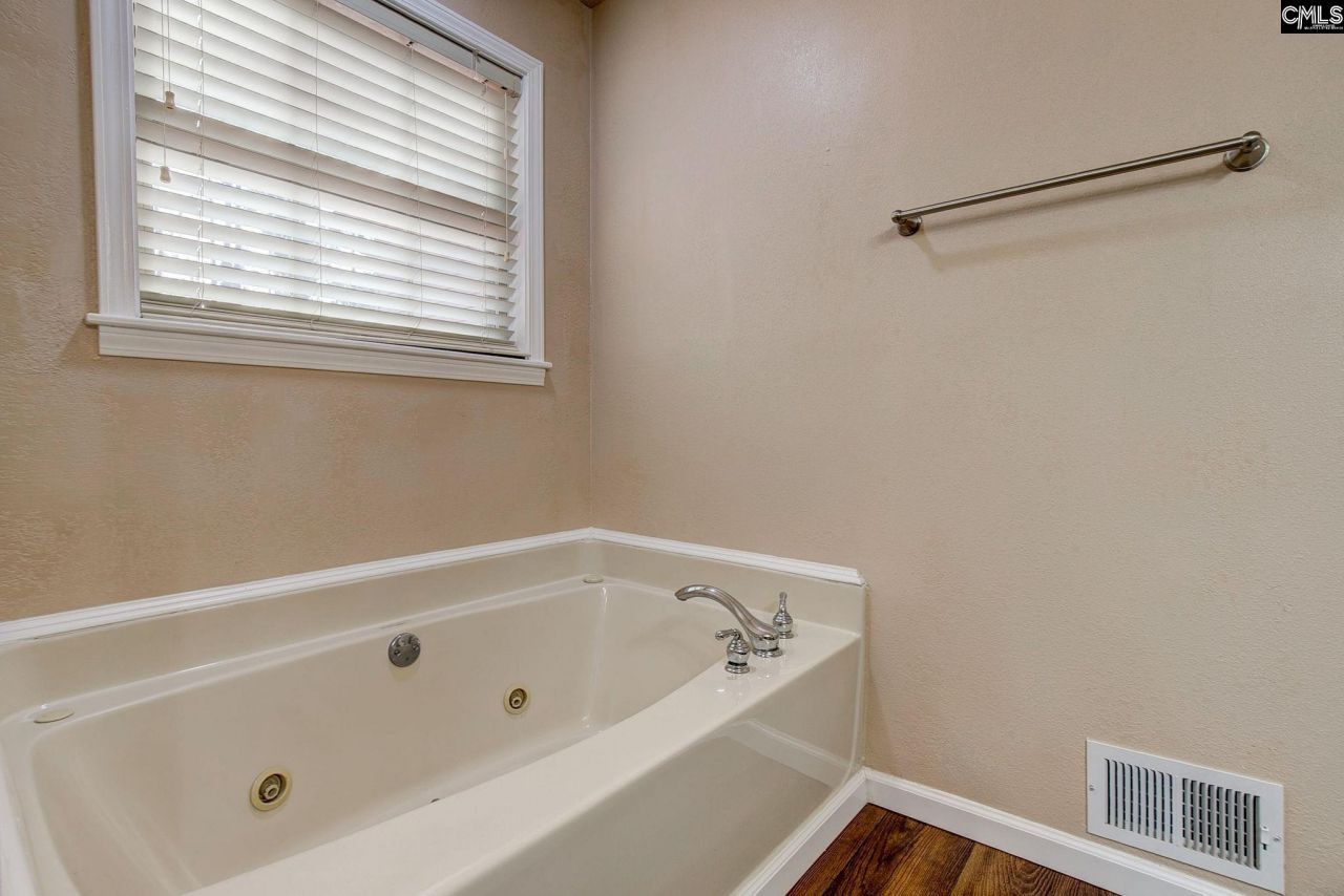 212 Running Deer Drive Photo 33