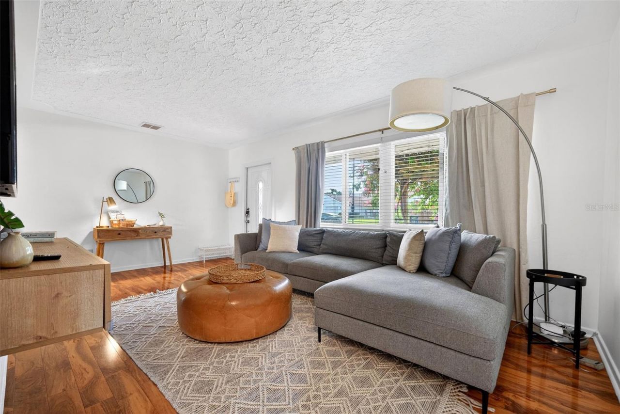 6215 Rodgers Avenue, Sarasota, FL 34231 Photo