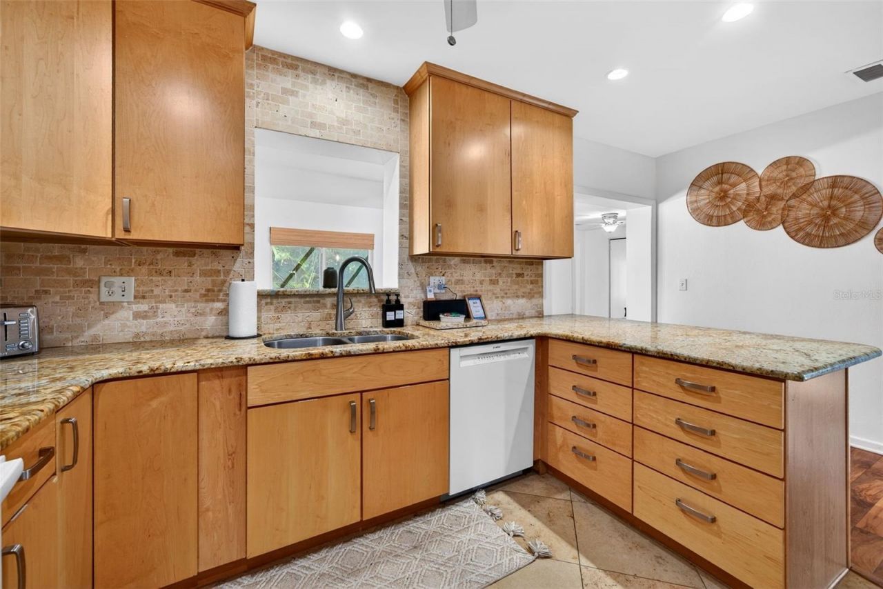 6215 Rodgers Avenue, Sarasota, FL 34231 Photo