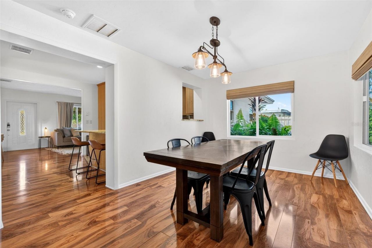6215 Rodgers Avenue, Sarasota, FL 34231 Photo
