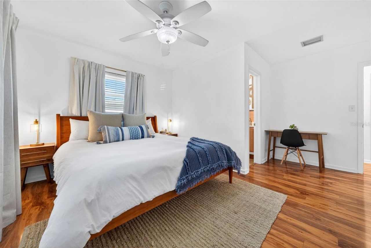 6215 Rodgers Avenue, Sarasota, FL 34231 Photo