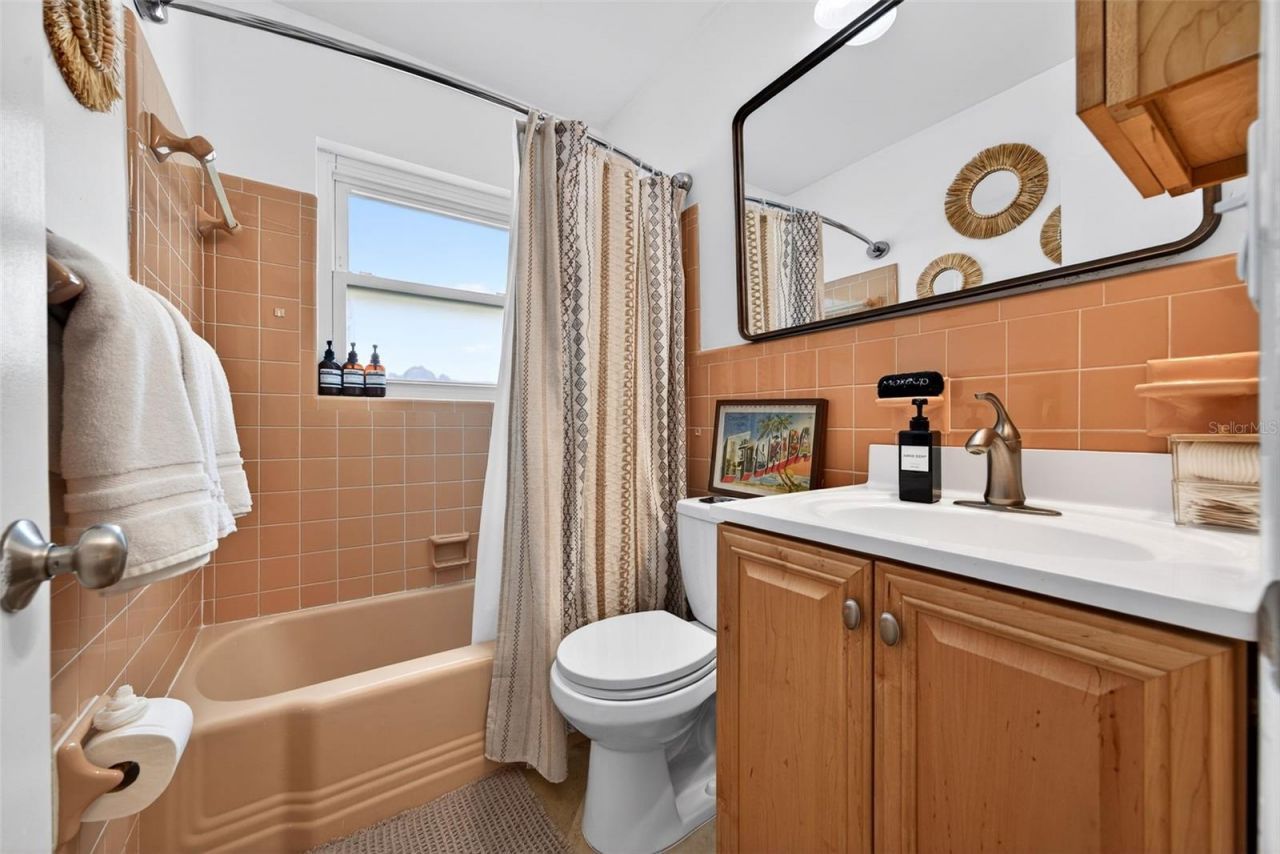 6215 Rodgers Avenue, Sarasota, FL 34231 Photo