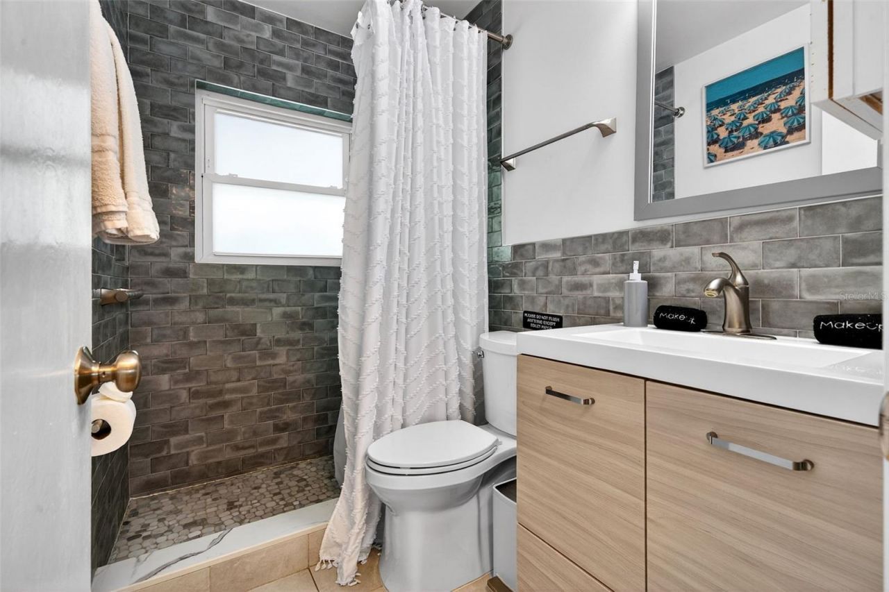 6215 Rodgers Avenue, Sarasota, FL 34231 Photo