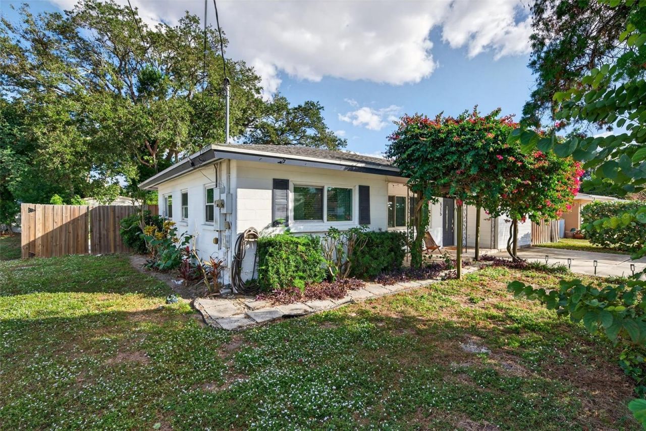 6215 Rodgers Avenue, Sarasota, FL 34231 Photo