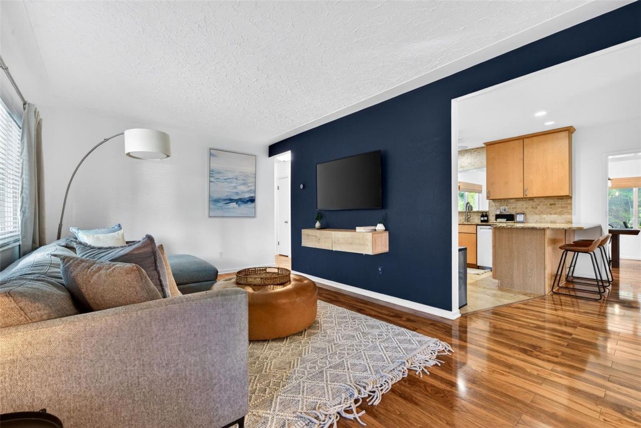 6215 Rodgers Avenue, Sarasota, FL 34231 Photo