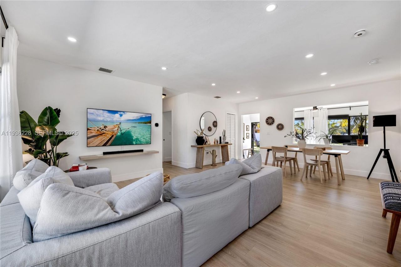 1775 NW 132nd St, Miami, FL 33167 Photo