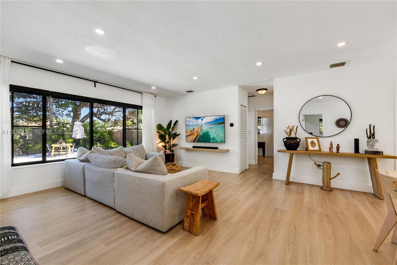 1775 NW 132nd St, Miami, FL 33167 Photo