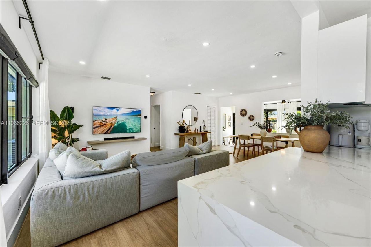 1775 NW 132nd St, Miami, FL 33167 Photo