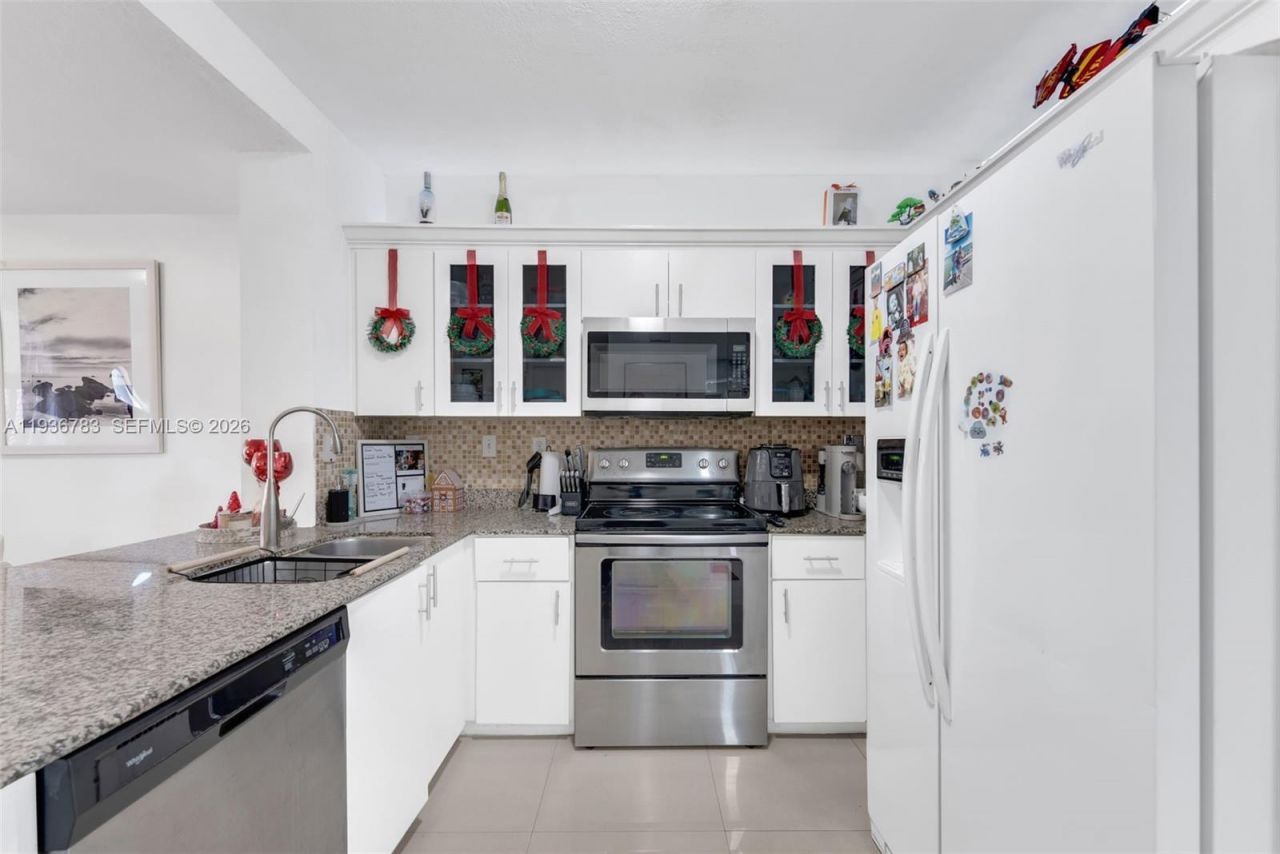 3725 SW 153rd Ct, Miami, FL 33185 Photo