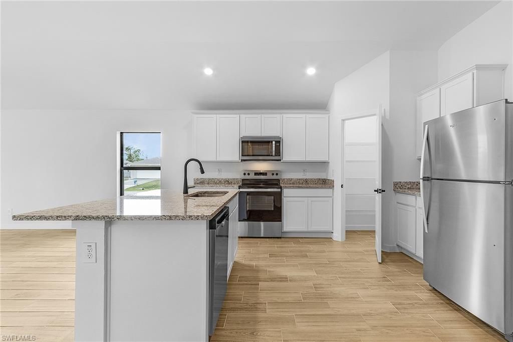 827 Rue Labeau Cir, Fort Myers, FL 33913 Photo