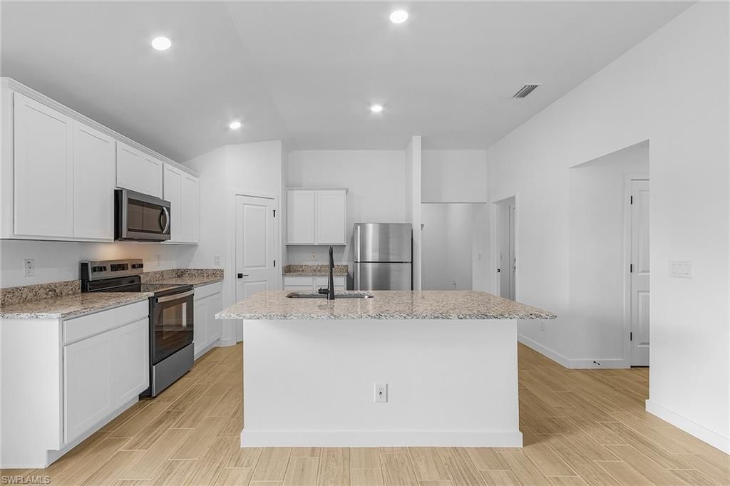 827 Rue Labeau Cir, Fort Myers, FL 33913 Photo