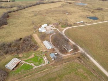 64 SW 401st Road, Centerview, MO 64019