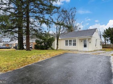 733 W COUNTY LINE ROAD, HATBORO, PA 19040