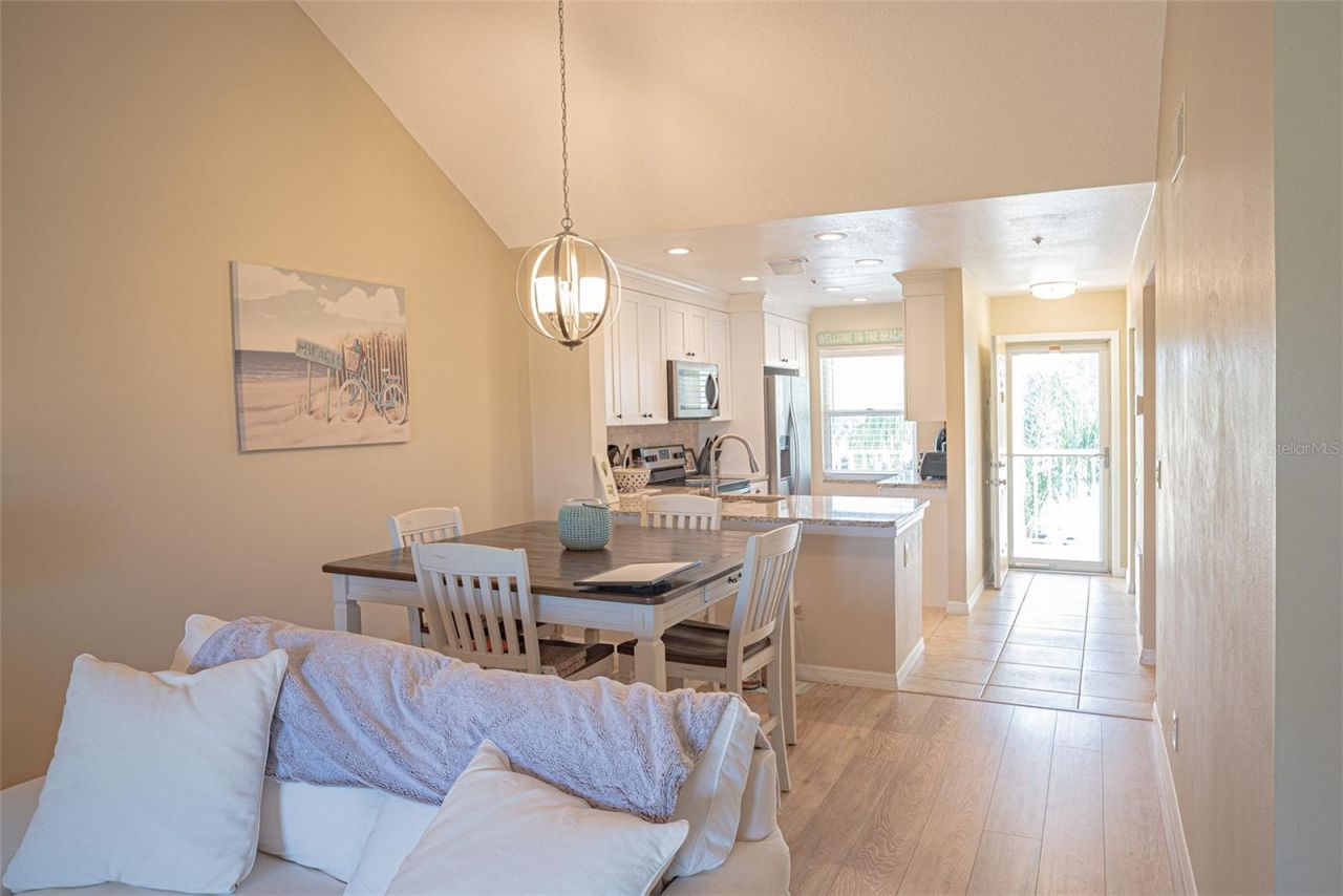 433 Cerromar Lane, Unit 541, Venice, FL 34293 Photo