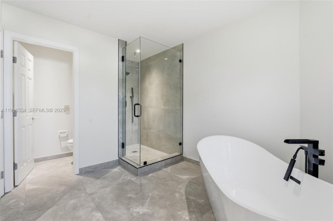 3135 NE 211 St, Aventura, FL 33180 Photo