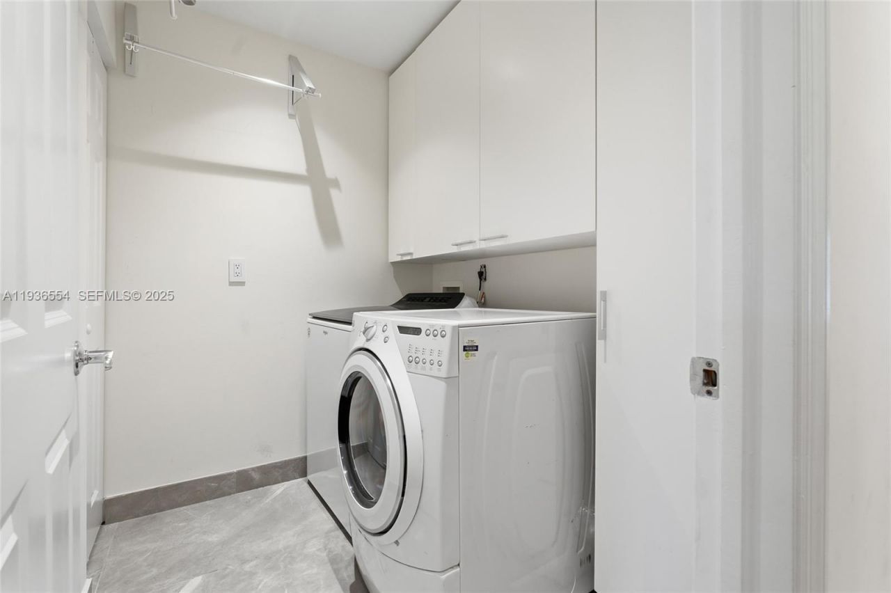 3135 NE 211 St, Aventura, FL 33180 Photo