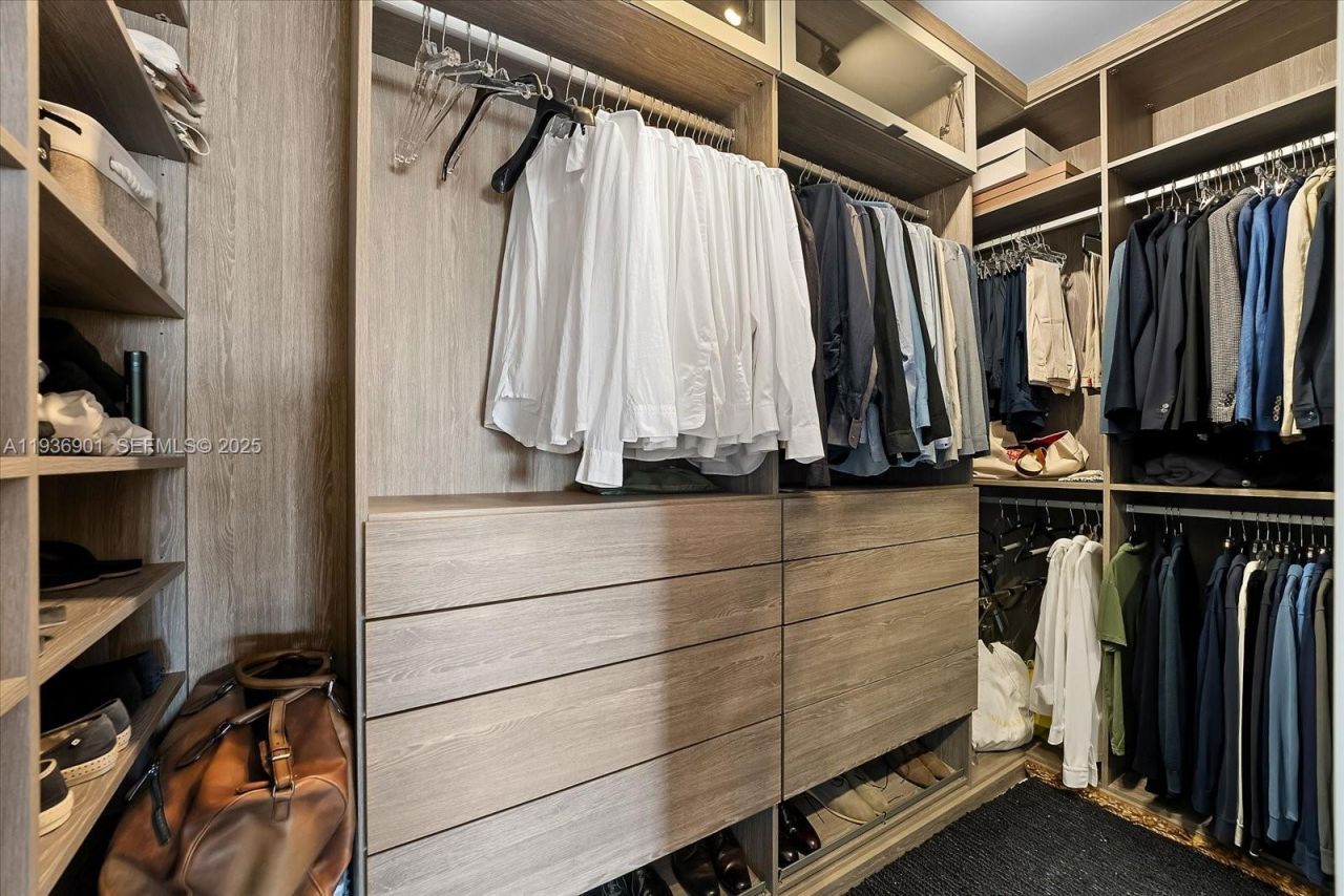 4701 N Meridian Ave , Unit 316, Miami Beach, FL 33140 Photo