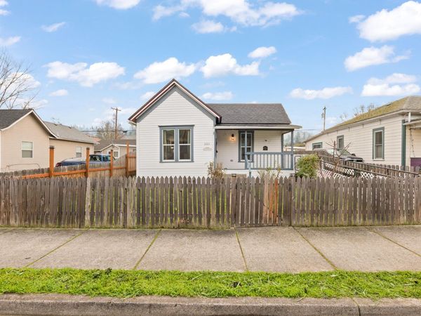 1321 SE Mill Street, Roseburg, OR 97470