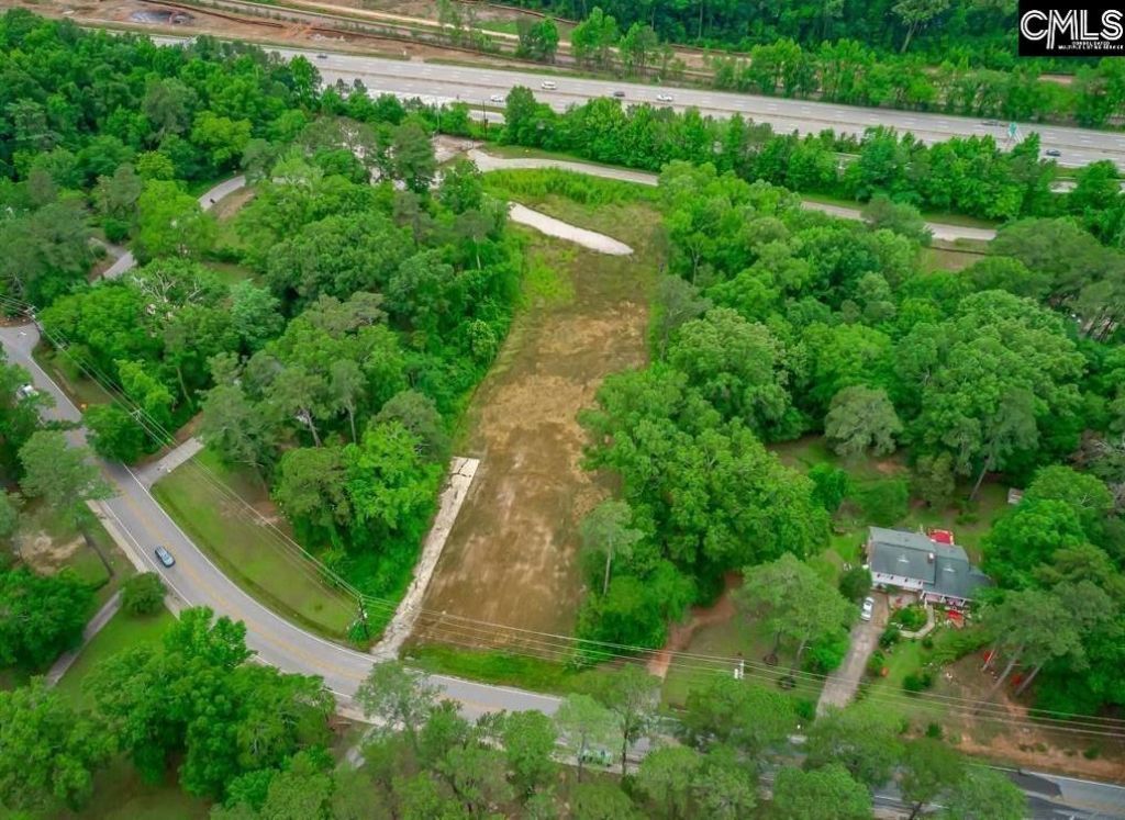 401 Arrowwood Road  Photo 4