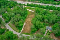 401 Arrowwood Road  photo 4